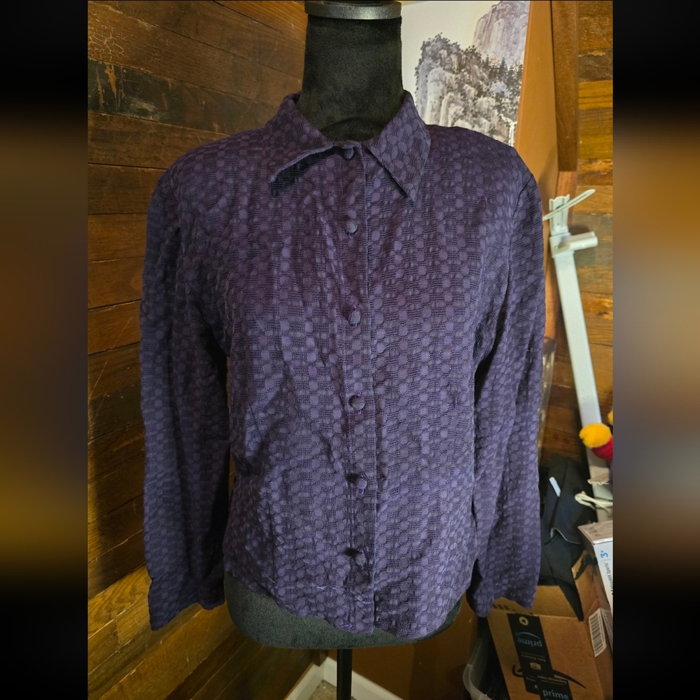 Wild Rose M Dark Purple Textured Button Down Blouse with Open Back